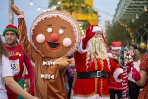 Leia mais sobre o artigo “Natal na Estação” continua sua programação com grupos musicais e visita do Papai Noel.